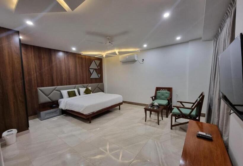 اتاق لوکس با تخت بزرگ, Grand Hotel Quetta