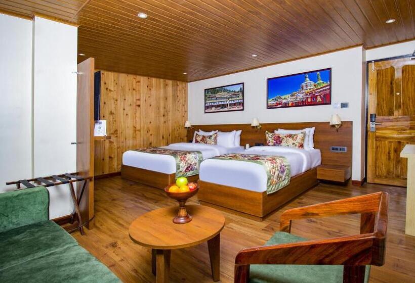 豪华三人间, Mount Lungta Boutique Hotel & Spa