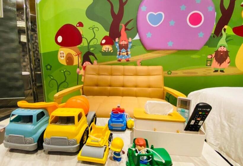 اتاق استاندارد چهار تخته, Have Fun