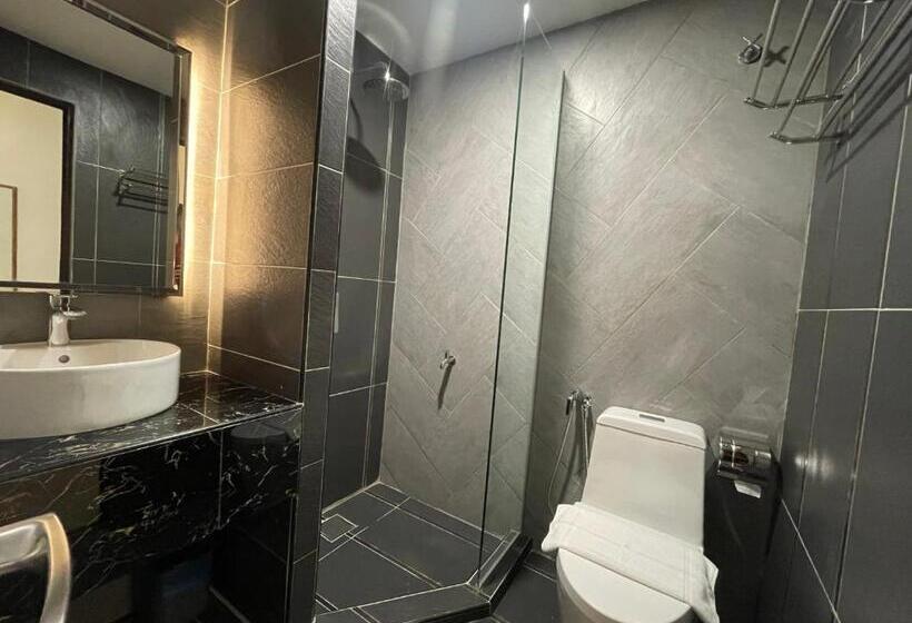 اتاق لوکس خانوادگی, Dsh