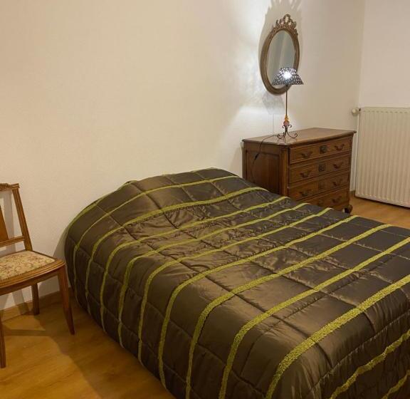 اتاق استاندارد, La Chambre D Angèle