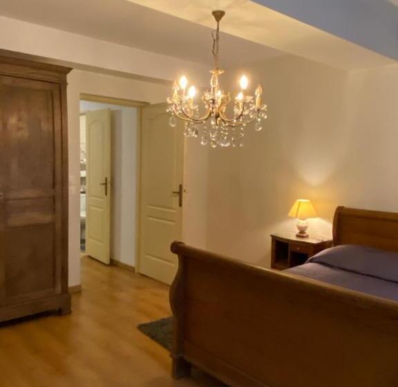 اتاق استاندارد, La Chambre D Angèle