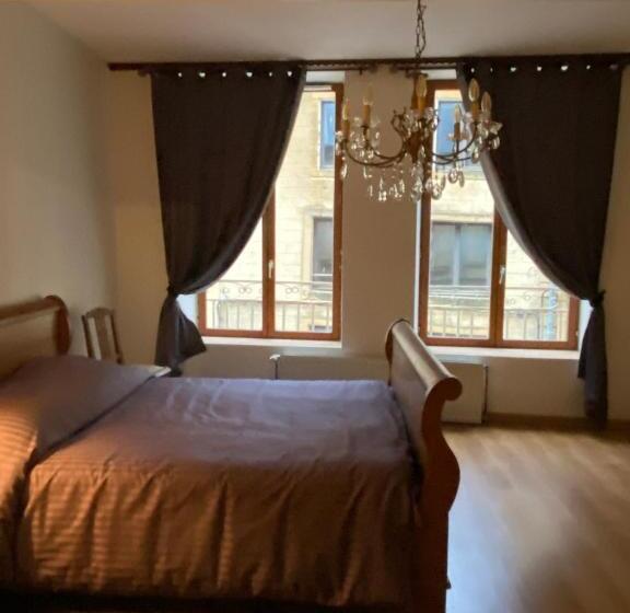 اتاق استاندارد, La Chambre D Angèle