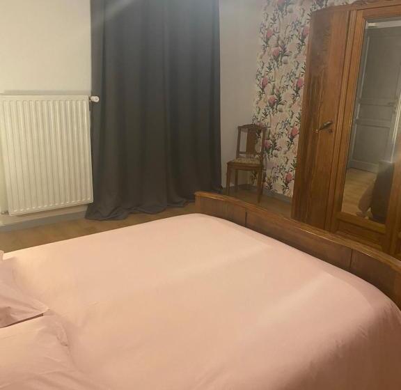 اتاق استاندارد, La Chambre D Angèle