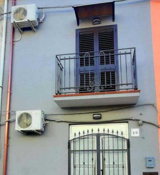 اتاق لوکس با تخت بزرگ, Casa San Pio
