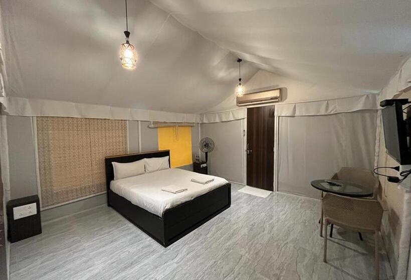 Номер Deluxe Кровать Кинг, Farm Stay Resort   Shamirpet, Hyderabad