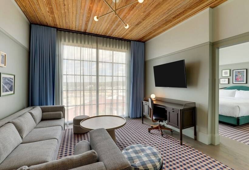 سوییت جونیور, Trilogy Hotel Montgomery, Autograph Collection