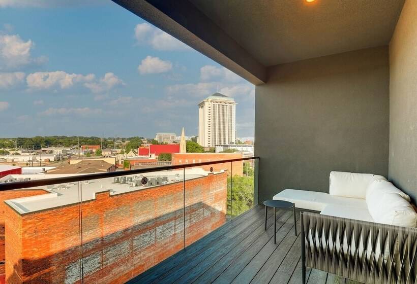 سوییت جونیور, Trilogy Hotel Montgomery, Autograph Collection