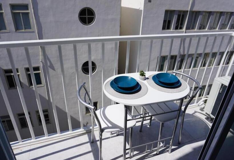 سوئیت جونیور خانوادگی, Korzo Suites