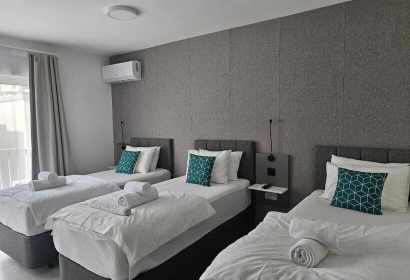 سوئیت جونیور خانوادگی, Korzo Suites