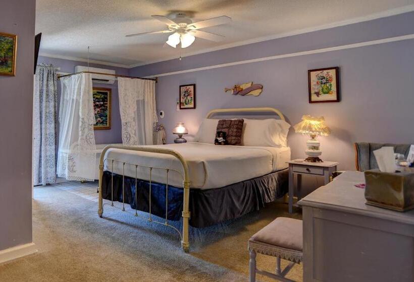 اتاق استاندارد با وان آب گرم, Blue Mountain Mist Country Inn