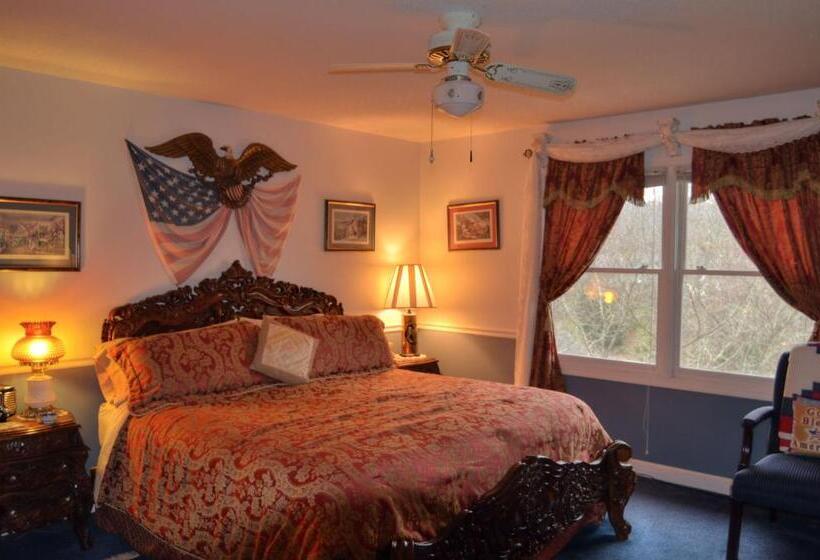 اتاق استاندارد با تخت بزرگ, Blue Mountain Mist Country Inn