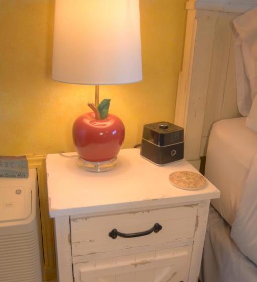 اتاق استاندارد, Blue Mountain Mist Country Inn