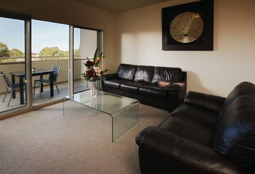 آپارتمان مدیریتی 3 خوابه, Charlestown Executive Apartments