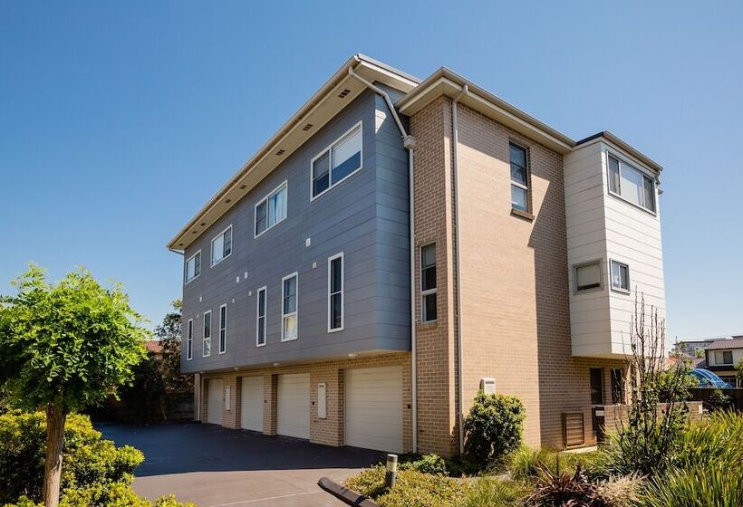 آپارتمان لوکس 2 خوابه, Charlestown Executive Apartments
