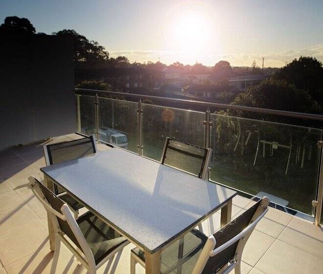 آپارتمان لوکس 2 خوابه, Charlestown Executive Apartments