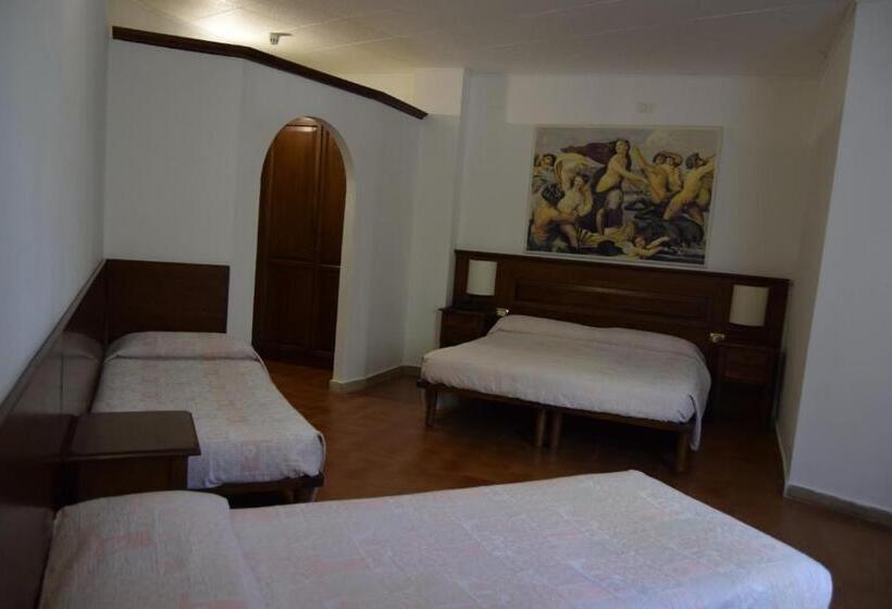 اتاق استاندارد سه نفره, Albergo Del Sole