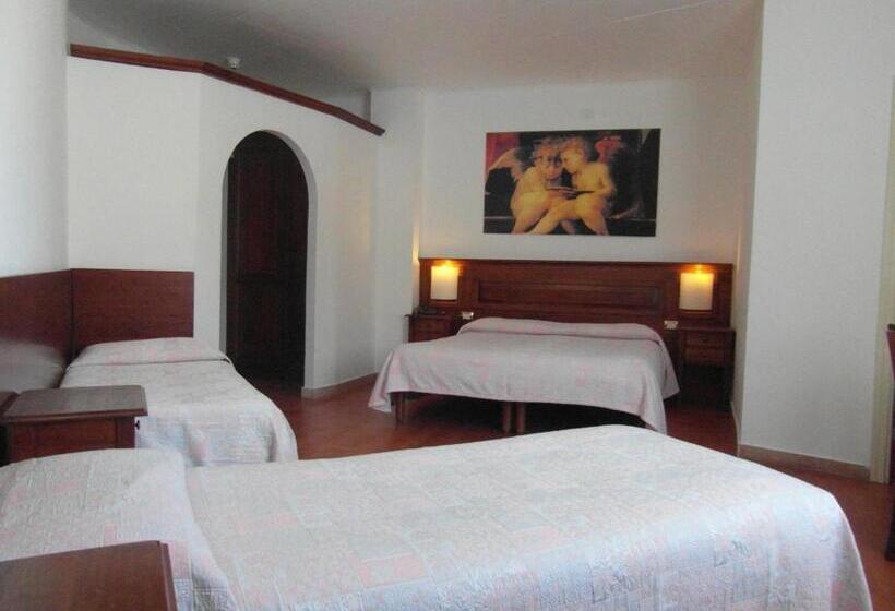 اتاق استاندارد چهار تخته, Albergo Del Sole