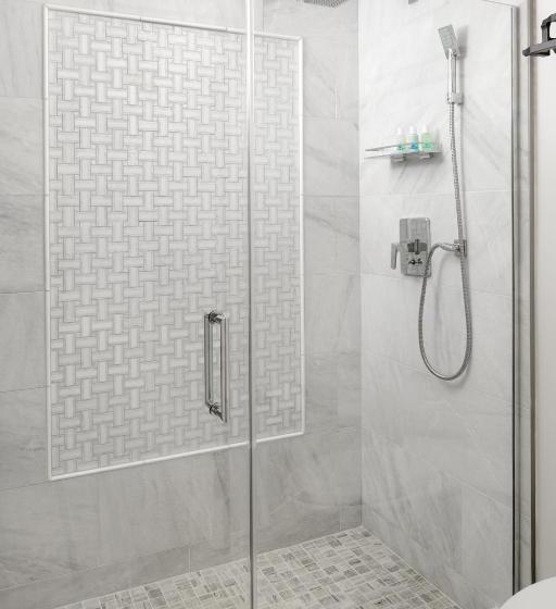 سوئیت برای معلولان, Atwater