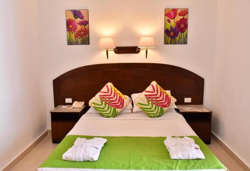 اتاق لوکس با چشم‌انداز دریا, Gafy Resort Aqua Park
