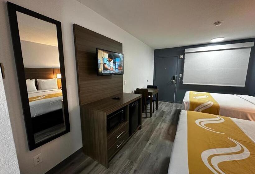 اتاق استاندارد برای معلولان, Quality Inn Santa Fe New Mexico
