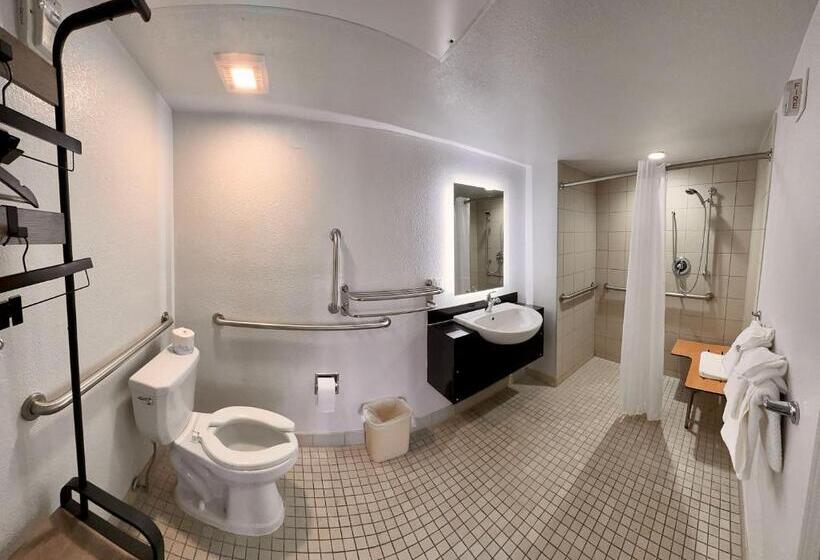 اتاق استاندارد برای معلولان, Quality Inn Santa Fe New Mexico