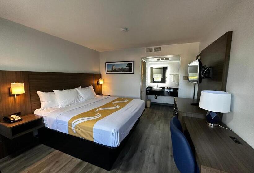 اتاق استاندارد با تخت بزرگ, Quality Inn Santa Fe New Mexico