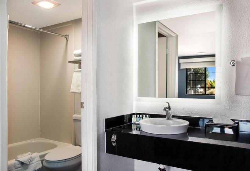 اتاق استاندارد با تخت بزرگ, Quality Inn Santa Fe New Mexico