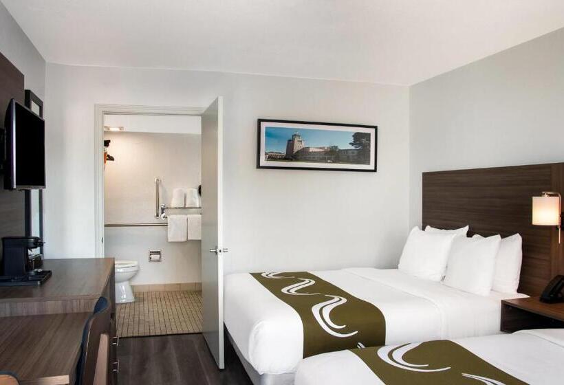 اتاق استاندارد برای معلولان, Quality Inn Santa Fe New Mexico