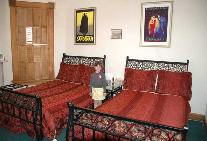 اتاق استاندارد چهار تخته, Inn Port Guesthouse