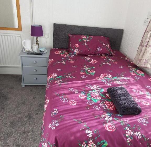 اتاق استاندارد یک نفره, Holmeleigh