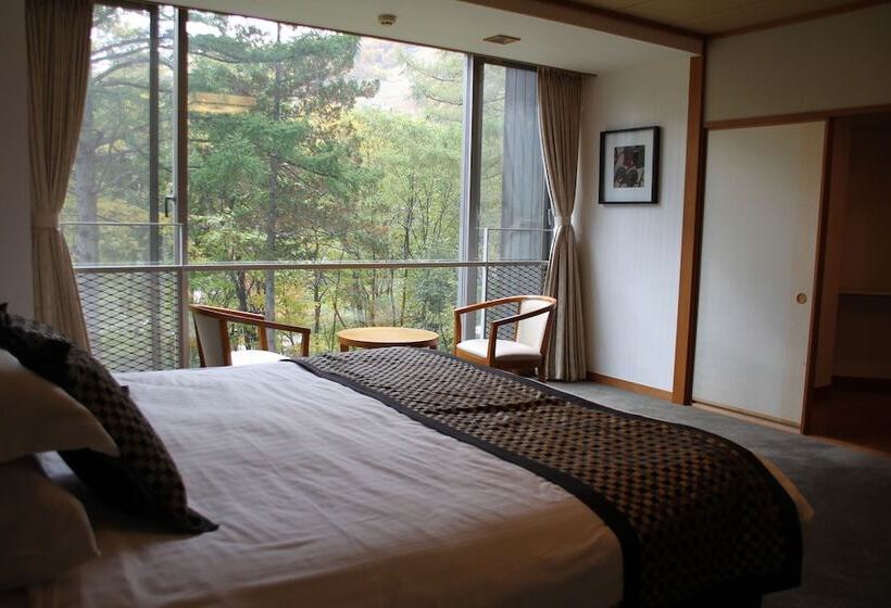 اتاق استاندارد تودرتو, The Ridge Hotel & Apartments