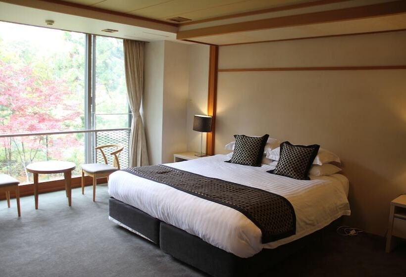 اتاق استاندارد تودرتو, The Ridge Hotel & Apartments