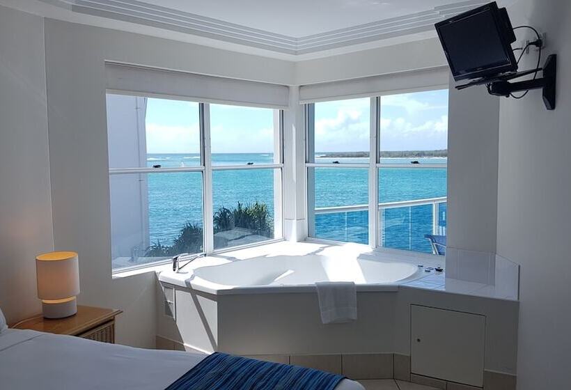 2 Bedroom Deluxe Apartment Sea View, Watermark Resort Caloundra