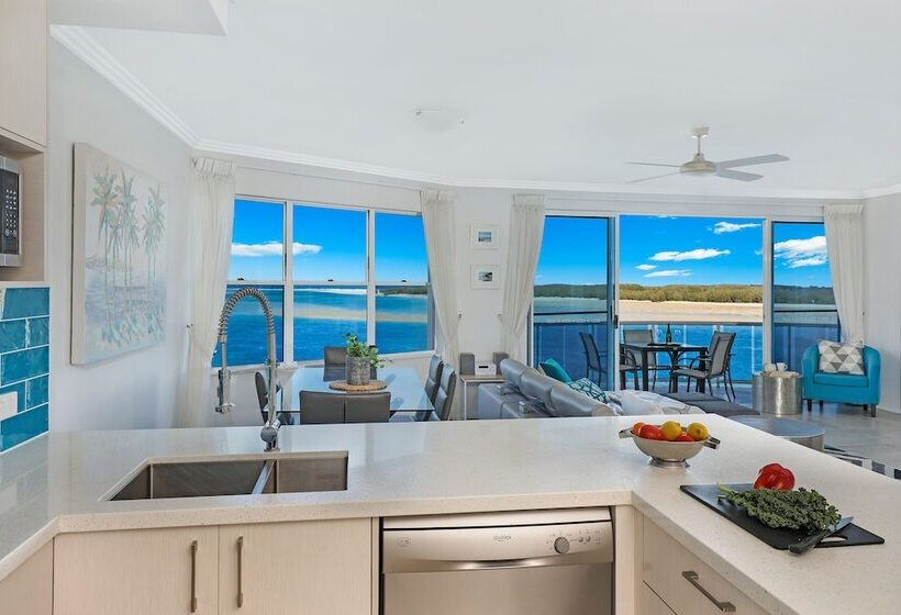 2 Bedroom Penthouse Apartment, Watermark Resort Caloundra