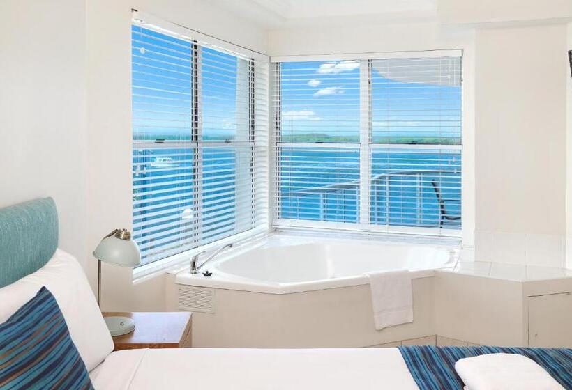 2 Bedroom Deluxe Apartment Sea View, Watermark Resort Caloundra