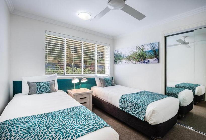 Superior 3-bedroom flat with a view, Watermark Resort Caloundra