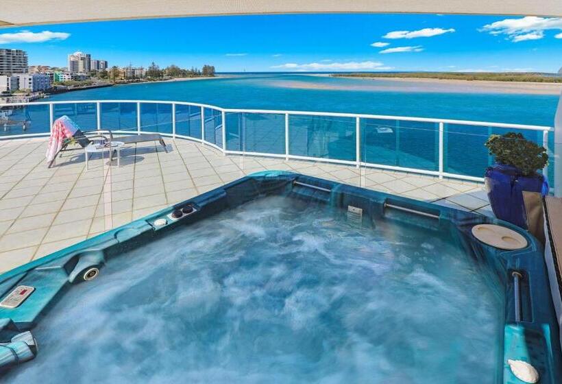 2 Bedroom Penthouse Apartment, Watermark Resort Caloundra