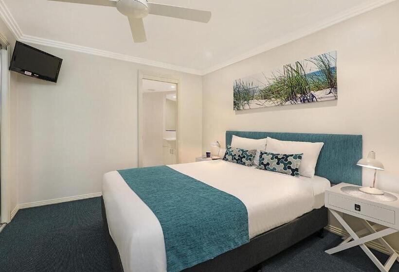 Superior 2-bedroom flat with a view, Watermark Resort Caloundra