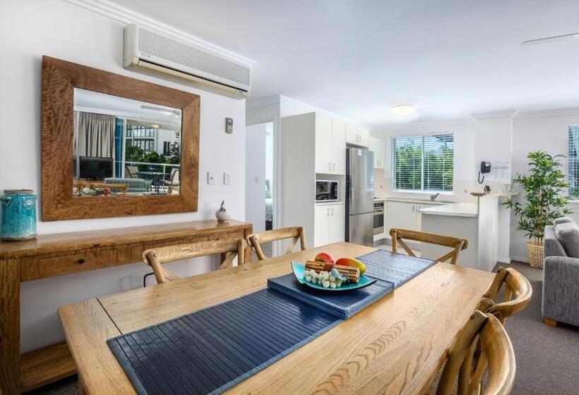 Superior 2-bedroom flat with a view, Watermark Resort Caloundra