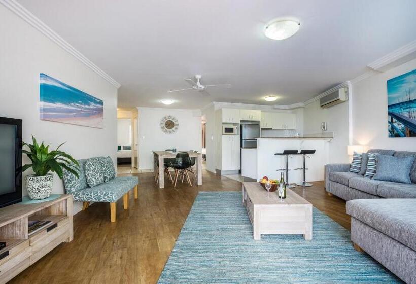 Superior 2-bedroom flat with a view, Watermark Resort Caloundra