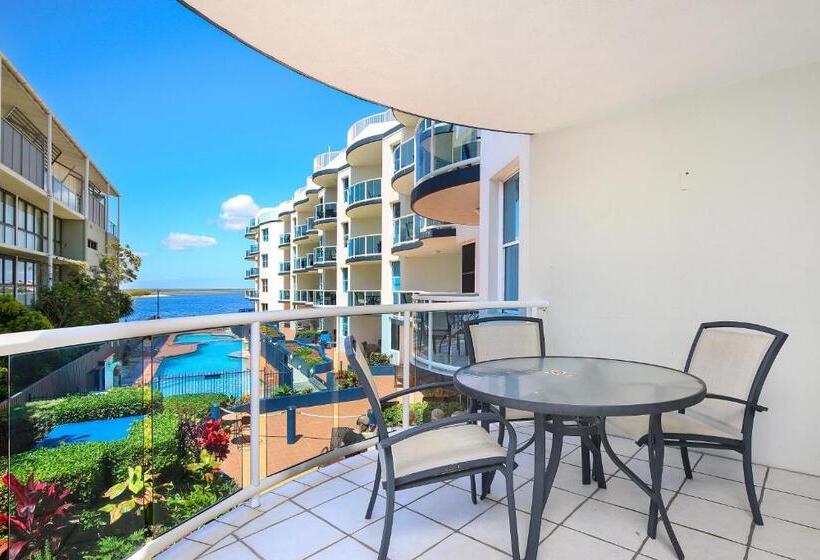 Superior 3-bedroom flat with a view, Watermark Resort Caloundra