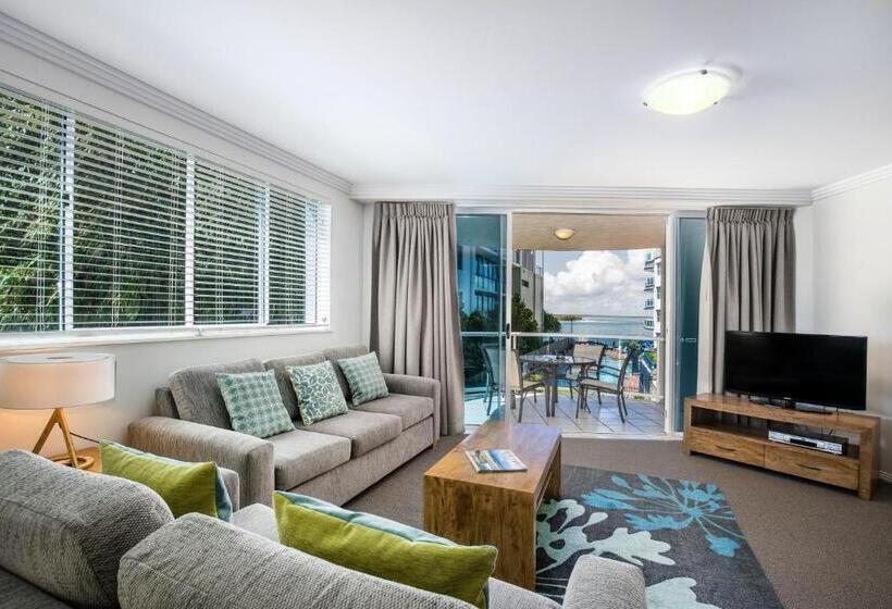 Superior 3-bedroom flat with a view, Watermark Resort Caloundra