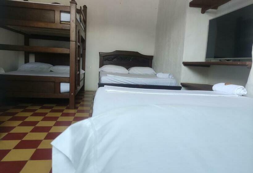 اتاق خانوادگی, Casa Orquidea Hostal Barichara