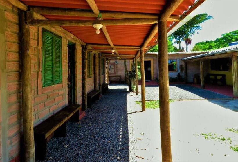 标准间带阳台, Hostel Casa Da Pedra Chata
