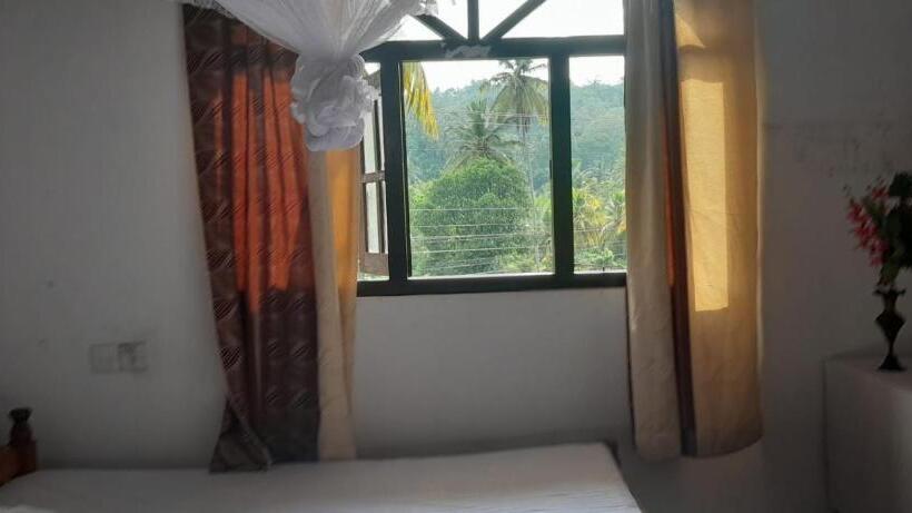 اتاق اکونومی, Unawatuna White Villa