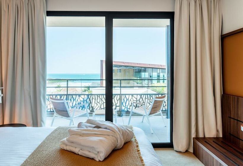 اتاق راحتی با چشم‌انداز دریا, Hôtel Roz Marine Thalasso Resort