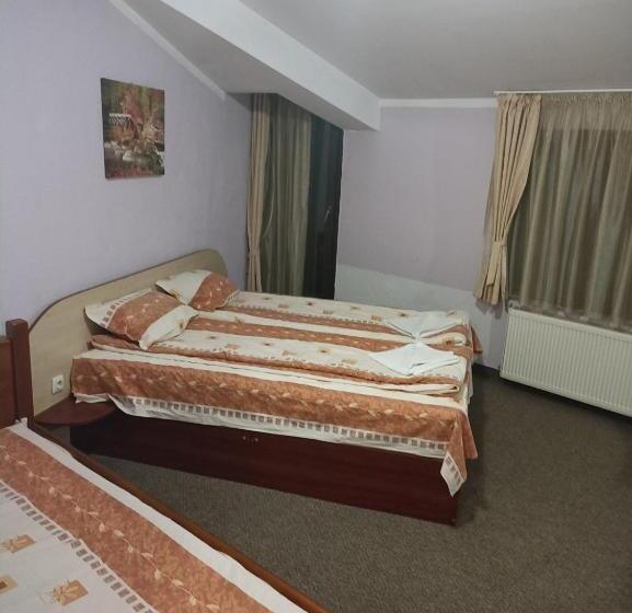 اتاق استاندارد سه نفره, Petar Guest House