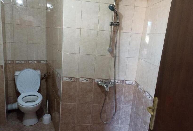 اتاق استاندارد چهار تخته, Petar Guest House