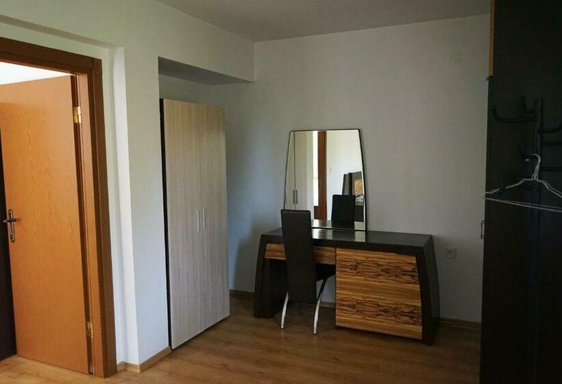 اتاق استاندارد با بالکن, апартамент за гости евелин